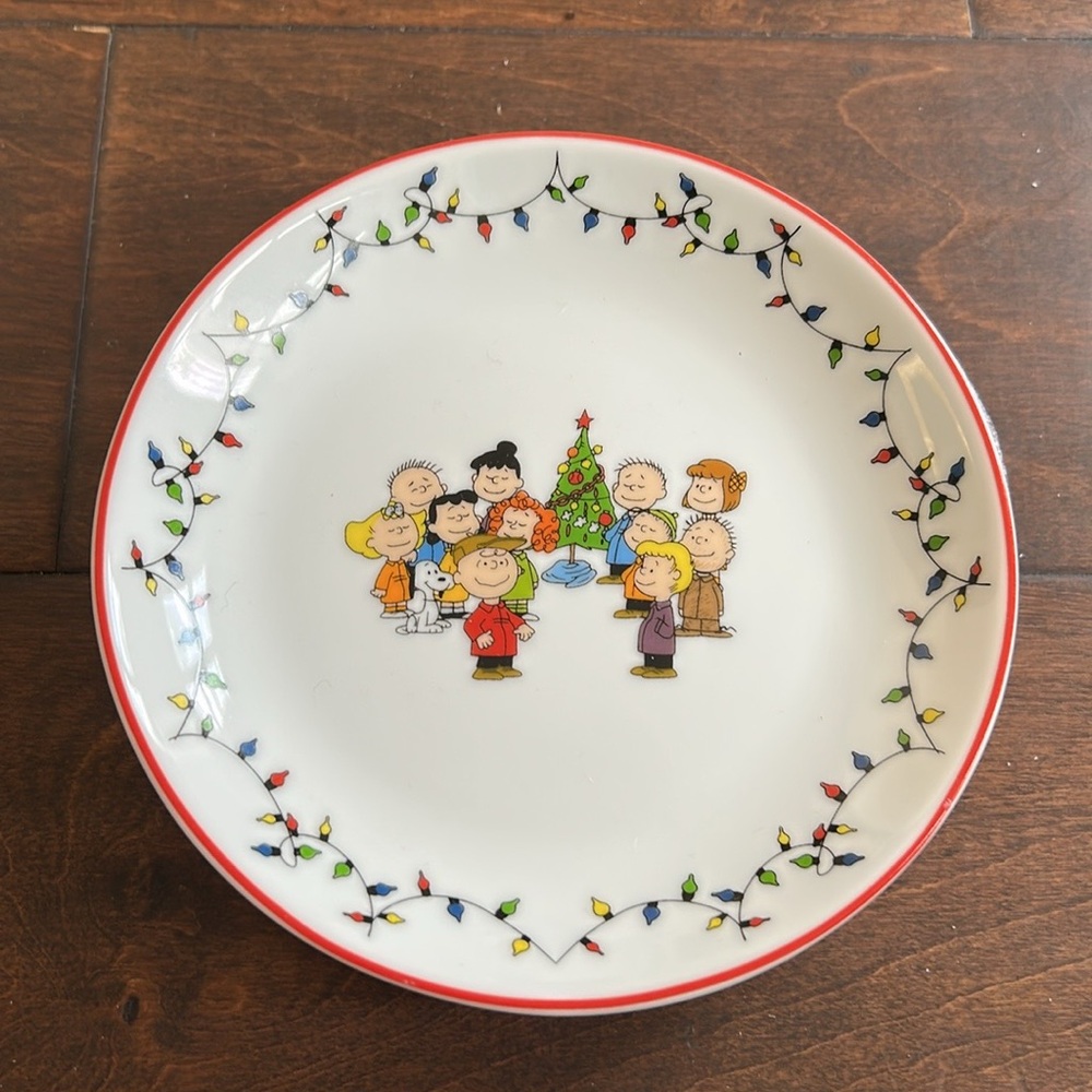 Peanuts Snoopy Christmas Appetizer/dessert Ceramic Plates New Set Of 4 6”